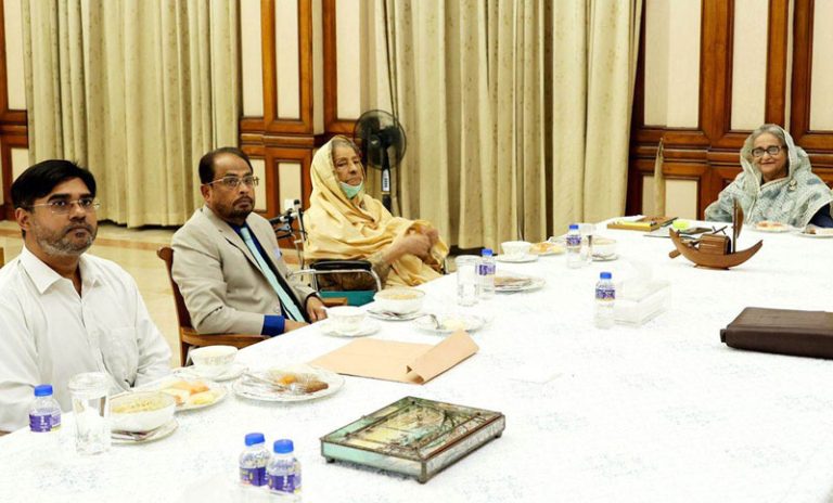 প্রধানমন্ত্রীর সঙ্গে দেখা করলেন রওশন-কাদের