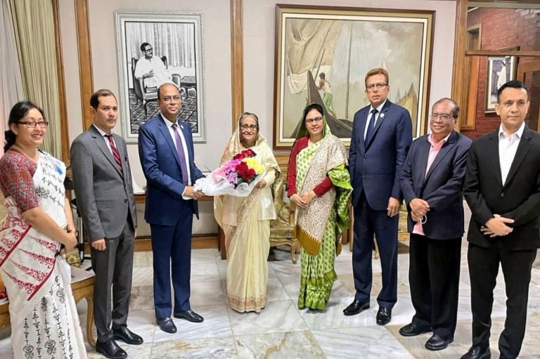 অভিনন্দন বাঙালির স্বপ্নসারথি