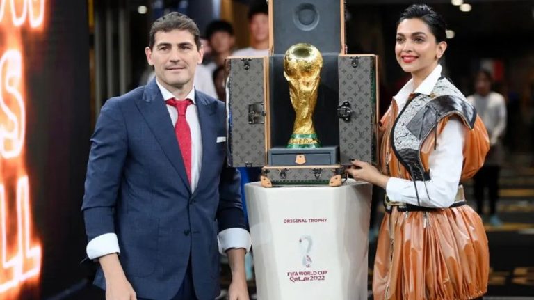 ইতিহাসের অংশ হলেন দীপিকা, আপ্লুত রণবীর