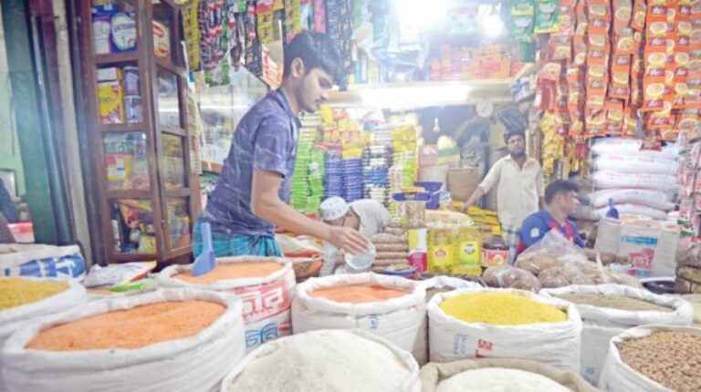 বেড়েই চলছে নিত্যপণ্যের দাম