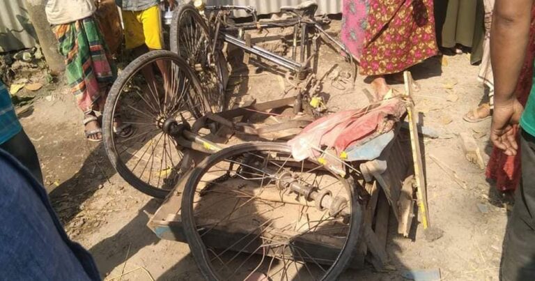 সিরাজগঞ্জে সড়ক দুর্ঘটনা, মা ও ছেলে নিহত