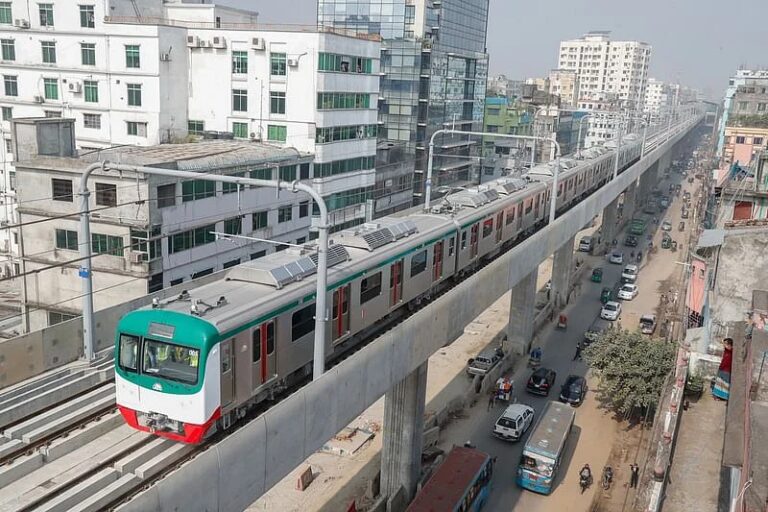আবারও বন্ধ ছিল মেট্রোরেল