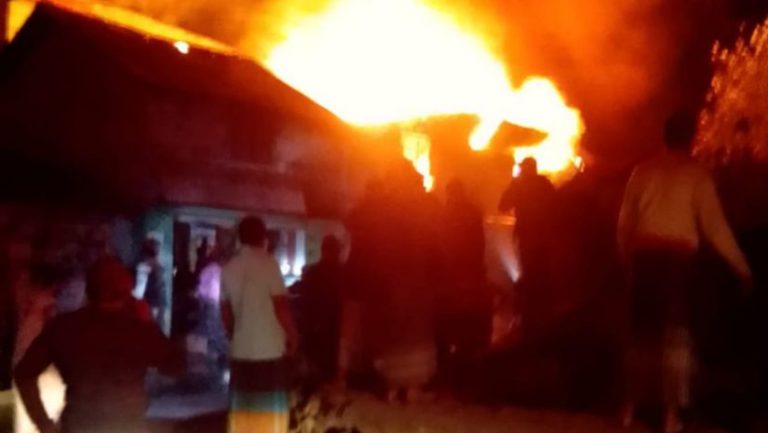 রাজধানীর কাঁটাবনে আগুন, নিয়ন্ত্রণে ২ ইউনিট