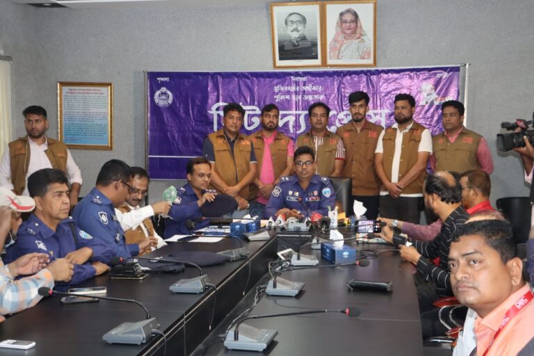 ছিনতাইয়ে বাধা দেওয়ায় ব্যবসায়ী খুন, গ্রেফতার ৫