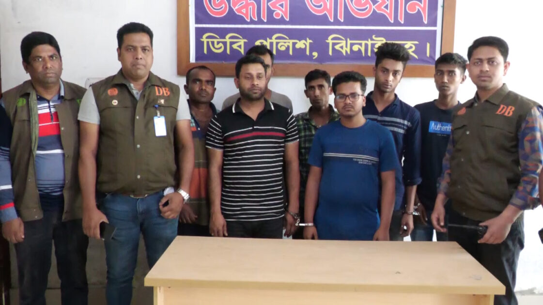 অনলাইনে জুয়া, এজেন্টসহ ৭ জুয়াড়ি আটক