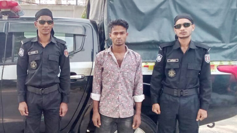বরগুনায় মেয়ের আপত্তিকর ভিডিও ছড়িয়ে পড়ায় মায়ের আত্মহত্যা