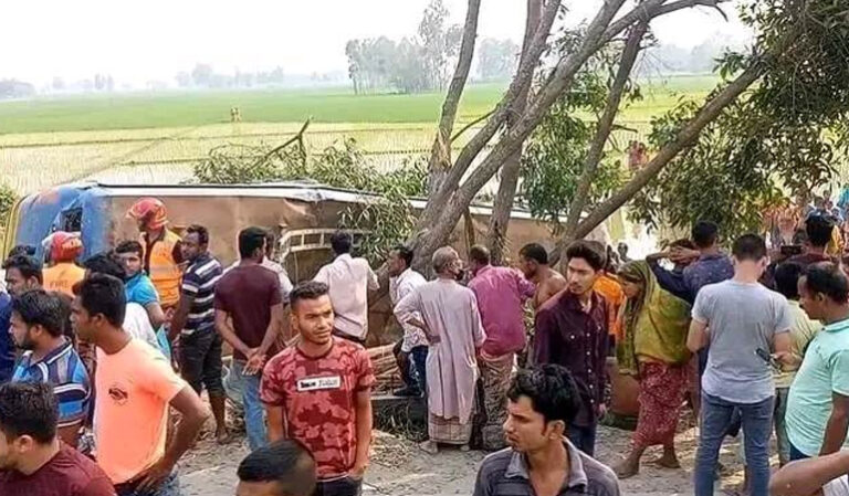 পঞ্চগড়ে ইজতেমা ফেরত বাস দুর্ঘটনায় নিহত ৩
