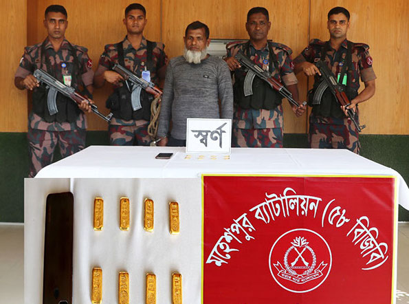 ঝিনাইদহে ৭২ লাখ টাকার স্বর্ণের বারসহ আটক ১