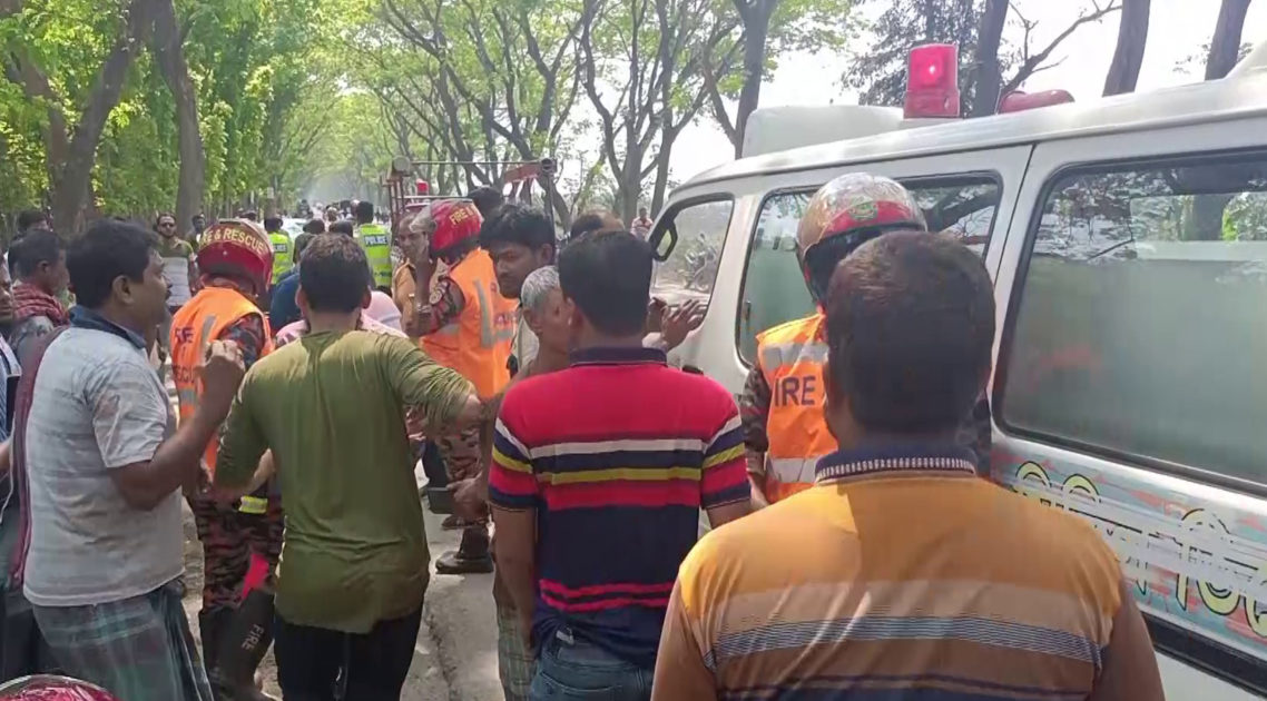 প্রাইভেটকার-মোটরসাইকেলের মুখোমুখি সংঘর্ষ নিহত ১