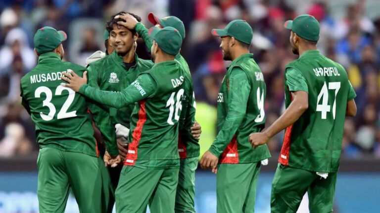 টাইগারদের বোলিং তোপে অলআউট ইংলিশরা
