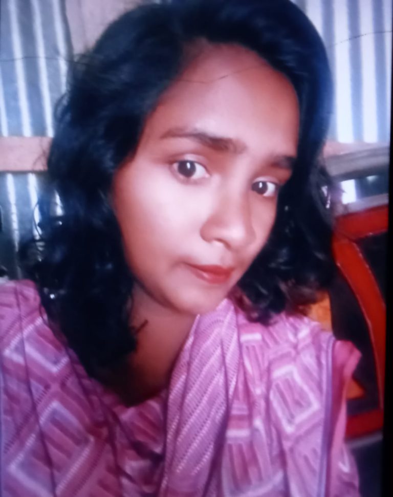 চার দিন ধরে নিখোঁজ বাকপ্রতিবন্ধী নিপা, সন্ধান চান বাবা-মা