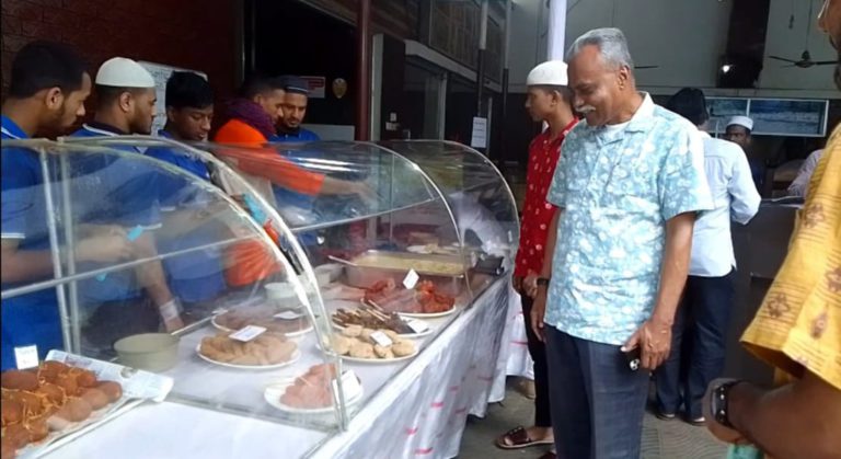 সিলেটে জমজমাট ইফতার বাজার