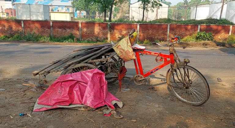 ঝিনাইদহে পিকআপের ধাক্কায় নিহত স্বামী-স্ত্রী