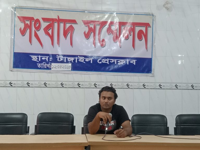বড় মনির মামলার বাদী সেই কিশোরীর বিরুদ্ধে আপন ভাইয়ের সংবাদ সম্মেলন!
