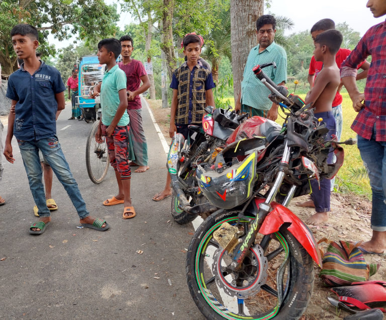 ঝিনাইদহে মোটরসাইকেল দুর্ঘটনায় নিহত ২