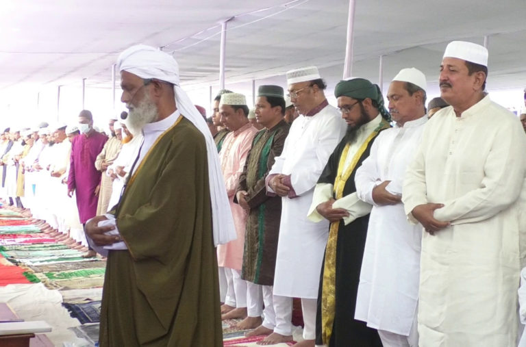 রাজশাহীতে ঈদুল ফিতরের নামাজ অনুষ্ঠিত