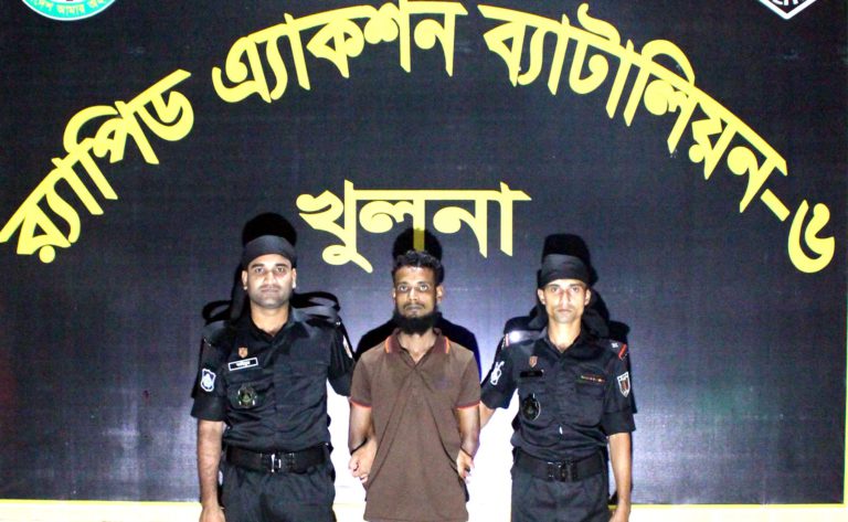 বাগেরহাটে এনজিও কর্মীকে দলবদ্ধ ধর্ষণ: পলাতক আসামি গ্রেফতার