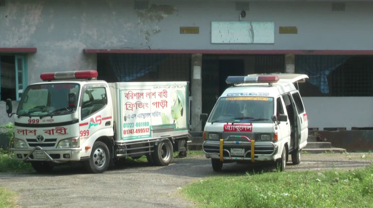 বরিশালে দুজনকে কুপিয়ে হত্যা, আটক ৫