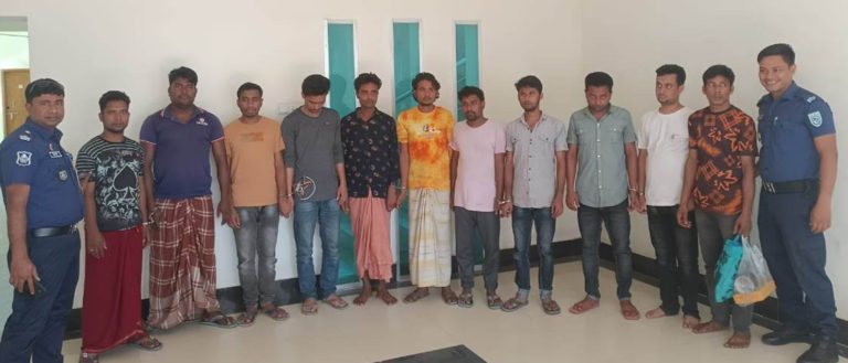 গাইবান্ধায় মাদক গ্রহণকালে ১১ জন আটক