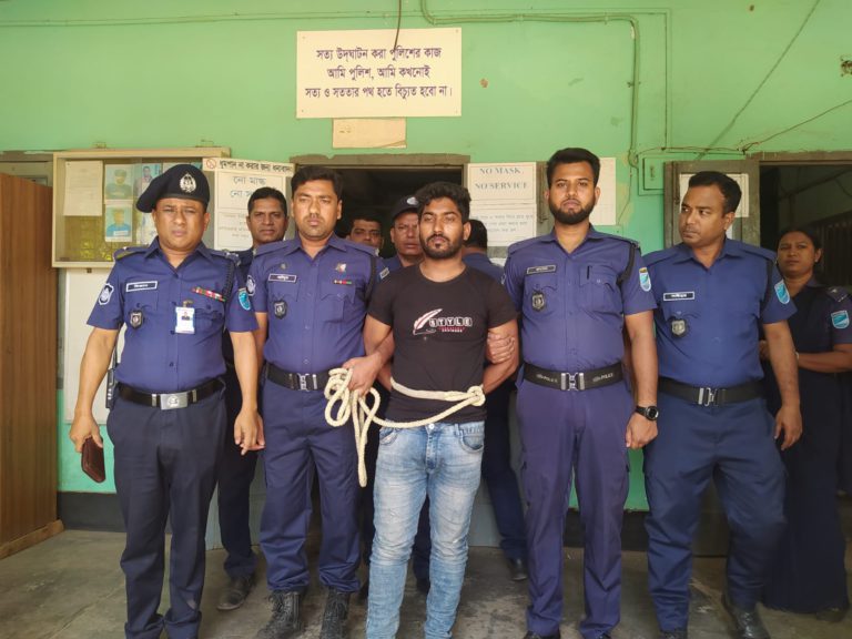 বড়ভাইকে গলা কেটে হত্যা, ছোটভাই গ্রেপ্তার