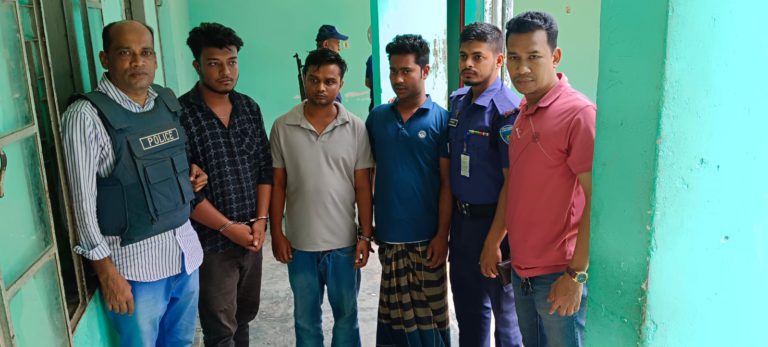 নোয়াখালীতে পিস্তল, মদ ও গাঁজাসহ ৩ যুবক গ্রেফতার