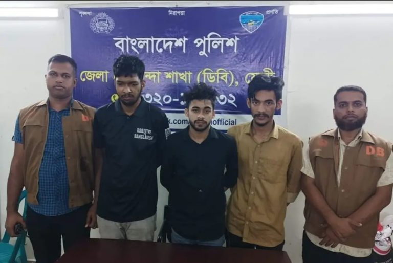 ফেনীতে ইয়াবাসহ গ্রেফতার ৩