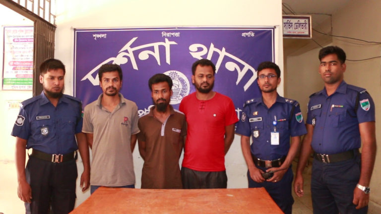 চুয়াডাঙ্গায় অপহরণ চক্রের মূলহোতাসহ গ্রেফতার ৩