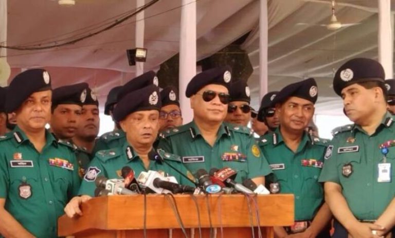 ঈদগাহে জায়নামাজ ছাড়া অন্য কিছু আনা যাবে না: ডিএমপি কমিশনার