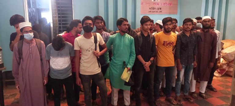 ফেনীতে শিবির সন্দেহে কোচিংয়ে গ্রেফতার ১৬ শিক্ষার্থীর জামিন
