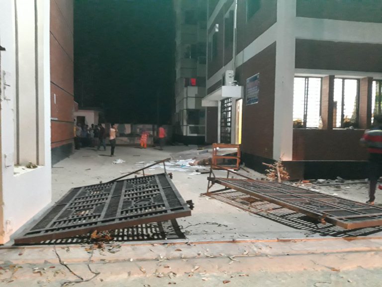 ফেনীতে বিদ্যুৎ অফিসে হামলার ঘটনায় মামলা