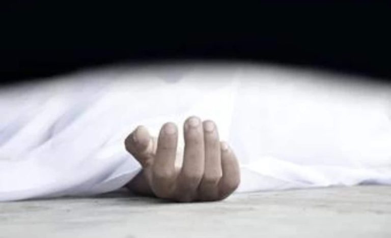 বরিশালে বাস চাপায় নিহত পু‌লিশ ও দুদক কর্মকর্তা