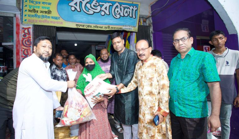চার শতাধিক পরিচ্ছন্নতাকর্মীদের ঘরে ঈদ আনন্দ