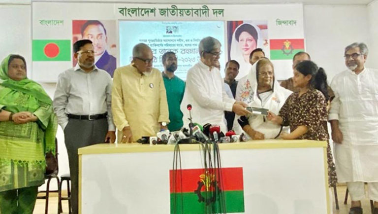 আইএমএফের শর্ত মানতে সরকার গ্যাস-বিদ্যুতের দাম বাড়াচ্ছে: ফখরুল