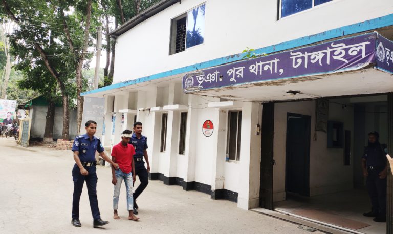 বান্ধবীকে ধর্ষণ,পালাতে গিয়ে আটক স্কুলছাত্র