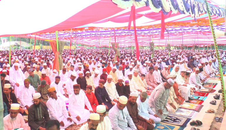 মেহেরপুরে ঈদুল ফিতরের নামাজ আদায়