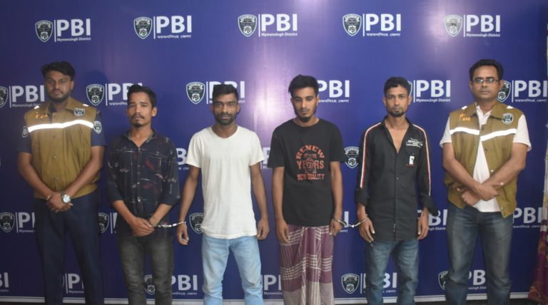 ৪৭ লক্ষ টাকার সুপারিসহ ট্রাক ডাকাতি; গ্রেফতার ৪