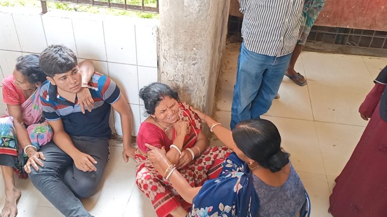 মাগুরায় ট্রাকের চাকায় পিষ্ট হয়ে সার ব্যবসায়ী নিহত