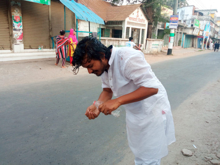 বাগেরহাটে জেলাজুড়ে বইছে তীব্র তাপদাহ
