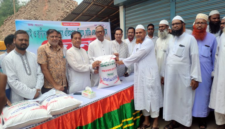 ইদ উপহার পেল নওগাঁর অর্ধশতাধিক ধর্মীয় প্রতিষ্ঠান