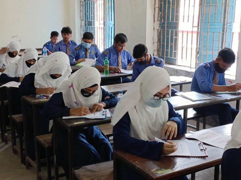 রাজশাহী শিক্ষা বোর্ডেও শুরু এসএসসি পরীক্ষা