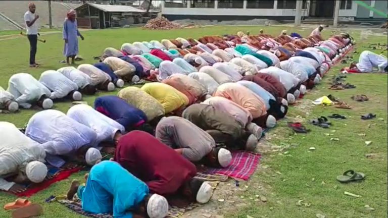 পটুয়াখালীতে বৃষ্টি কামনায় ইসতিসকার নামাজ আদায়