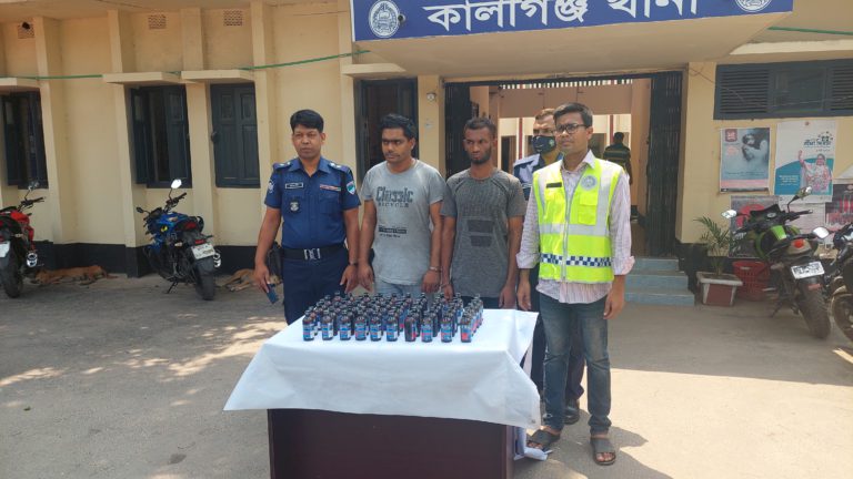 ঝিনাইদহে ৬০ বোতল ফেনসিডিলসহ ২ মাদক ব্যবসায়ী আটক