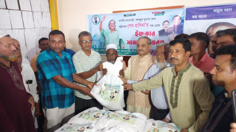 সোনাগাজীতে ৫ হাজার পরিবারে ইফতার সামগ্রী বিতরণ