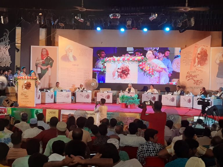 রবীন্দ্রনাথ ঠাকুরের ১৬২তম জন্মবার্ষিকী উপলক্ষে রবীন্দ্র কাচারিবাড়িতে অনুষ্ঠান
