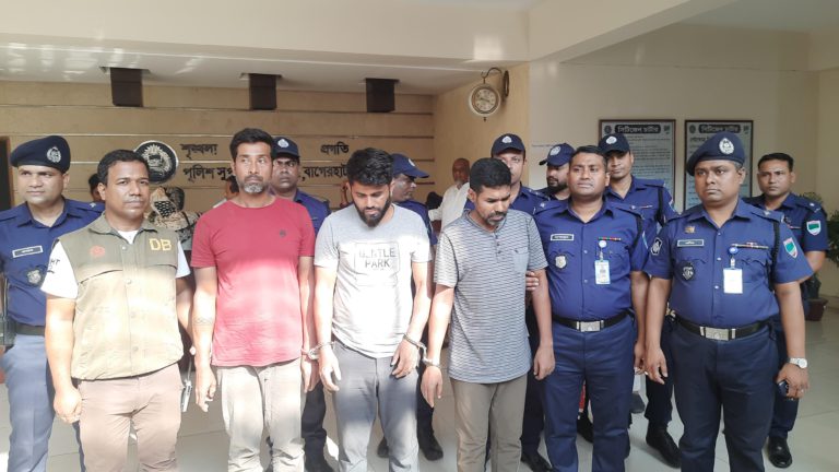 আওয়ামী লীগ নেতার বাড়িতে ডাকাতি, ৫ আসামী গ্রেপ্তার