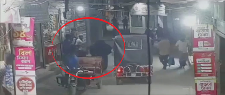 কুমিল্লায় বোরকা পরে যুবলীগ নেতাকে গুলি, ভিডিও ভাইরাল