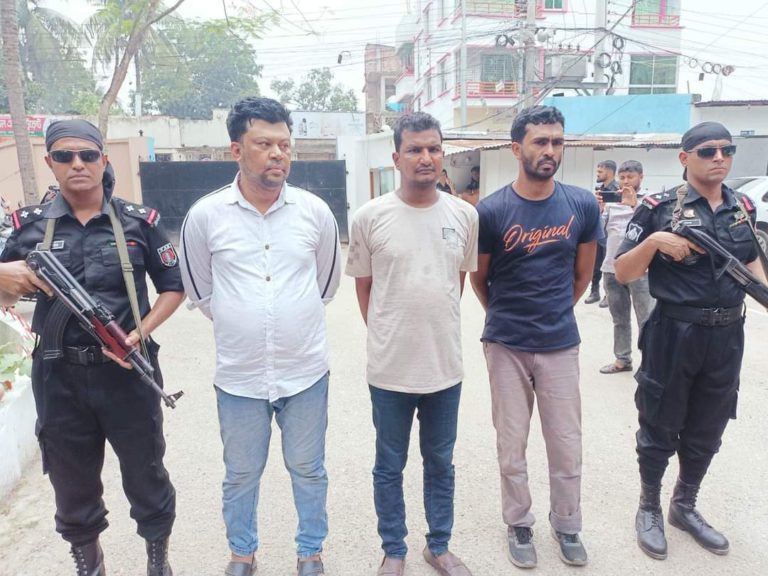কুমিল্লায় যুবলীগ নেতা হত্যা মামলায় ৩ আসামি গ্রেপ্তার