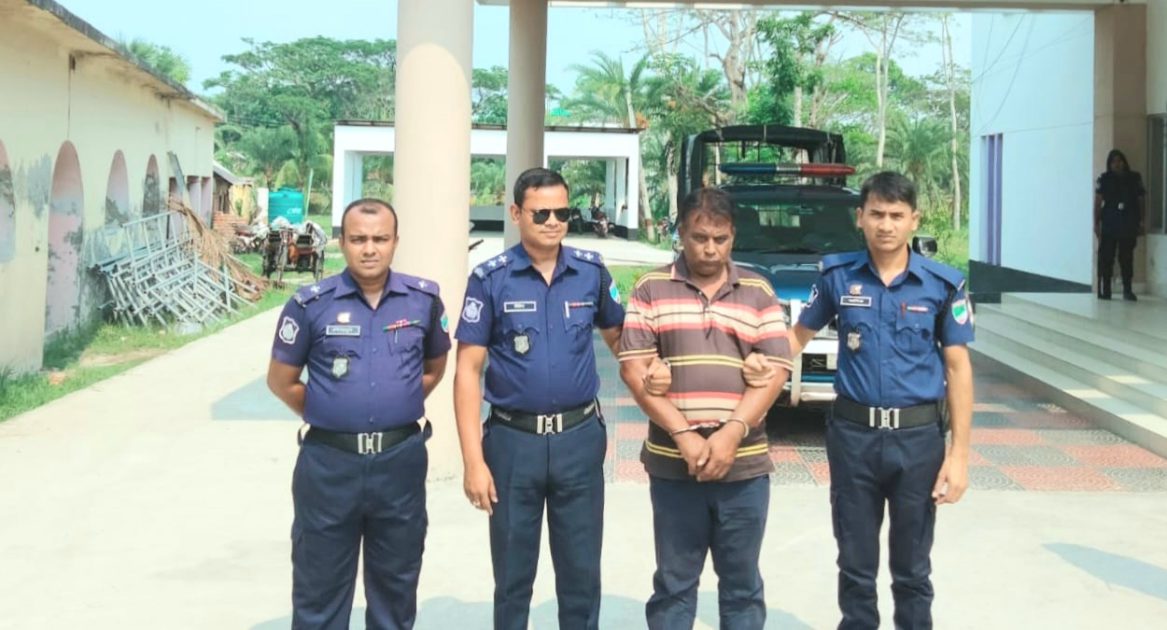 রামপালে পুলিশের নামে টাকা আদায়, গ্রেফতার ১