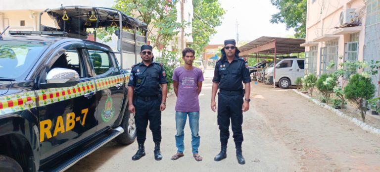 পেশা ড্রাইভিং, আড়ালে রমরমা মাদক কারবার