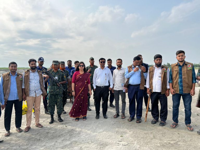 যমুনায় অবৈধ বালু উত্তোলন রোধকল্পে ভ্রাম্যমাণ আদালতের অভিযান